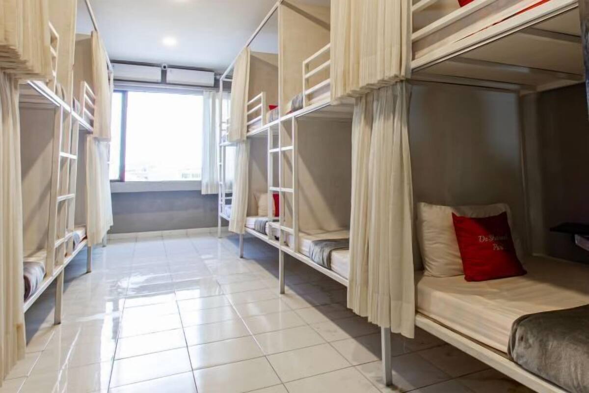 Premium bedding, WiFi (free), bed sheets