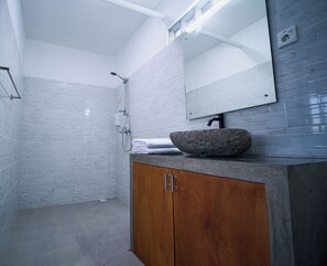 Basic Double Room | Bathroom | Shower, towels, soap, toilet paper