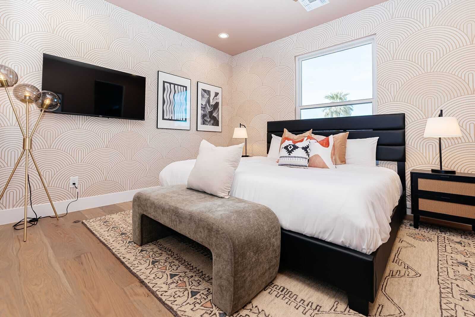 5 bedrooms, desk, iron/ironing board, travel crib