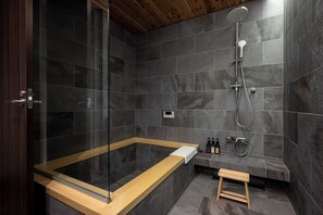 Huis, 3 slaapkamers | Badkamer | Pantoffels