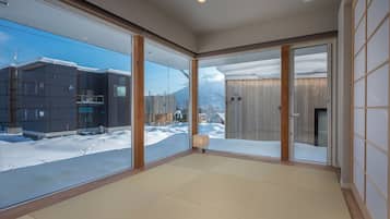 House, 3 Bedrooms | 3 bedrooms, in-room safe, free WiFi