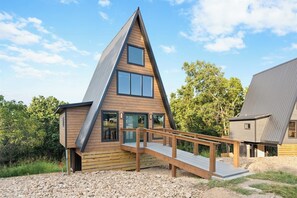 Front of property - The Constellations - Romantic Cabins (Omaha)