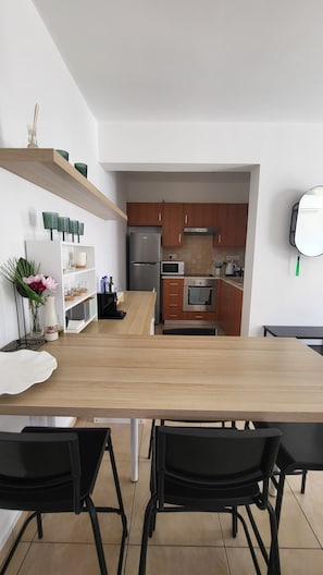 Microonde, forno, piano cottura, lavastoviglie