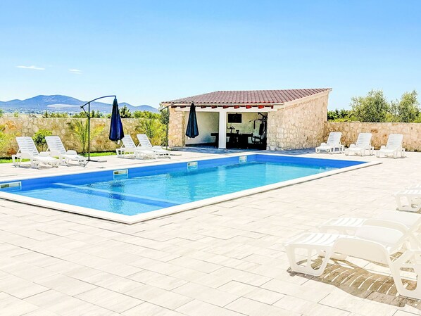 Pool - Lovely apartment for 4 people with A/C, pool, WIFI, TV and terrace (Zadar)