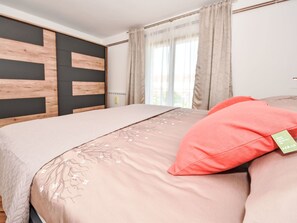 5 bedrooms, free WiFi