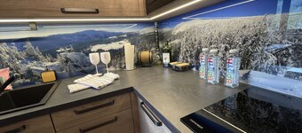 Acogedor apartamento para 13 personas con WIFI, TV, balcón, vista panorámica y aparcamiento