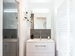 Hair dryer - Lovely apartment for 4 guests with WIFI, A/C, TV, balcony and pets allowed (Lit-et-mixe)