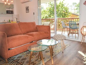 TV - Lovely apartment for 4 guests with WIFI, A/C, TV and balcony (Lit-et-mixe)