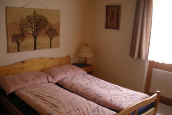 Eigentum, Möbel, Komfort, Holz, Interior Design, Vorhang, Gebäude, Bettrahmen, Fussboden, Bett