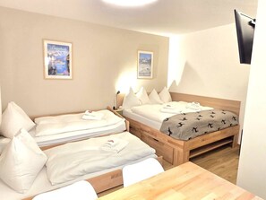 1 quarto, berço de viagem, Wi-Fi de cortesia, roupa de cama