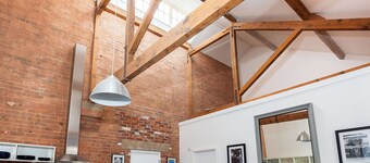 Bowen-Buscarlet at Bicester Heritage