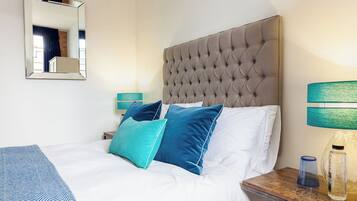 House | 1 bedroom, iron/ironing board, free WiFi