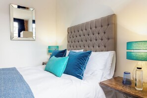 House | 1 bedroom, iron/ironing board, free WiFi - Bowen-Buscarlet at Bicester Heritage (Bicester)