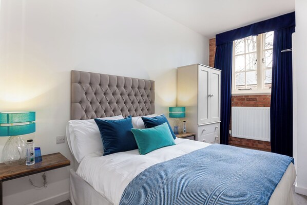 House | 1 bedroom, iron/ironing board, free WiFi