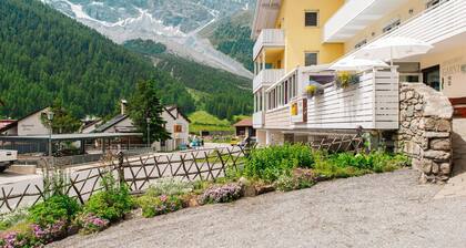 Cosy apartment for 5 guests with WIFI, TV, terrace, pets allowed and panoramic view