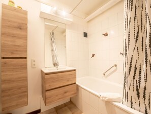 ヘアドライヤー、タオル