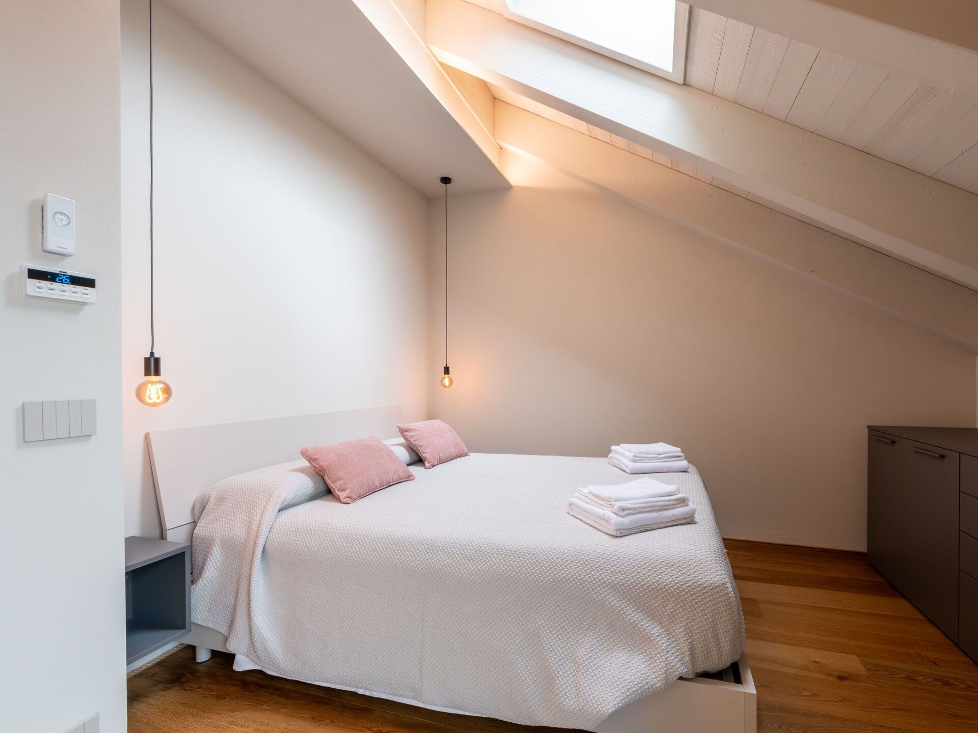 Meubilair, Eigendom, Comfort, Hout, Bed, Textiel, Interieur Ontwerp, Gebouw, Bed Frame