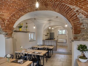 Dining - Beautiful apartment for 4 guests with A/C, WIFI, TV, terrace and panoramic view (Briaglia)