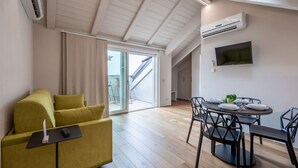 Unclassified image, 4 of 31, button - Beautiful apartment for 4 people with A/C, WIFI, TV, terrace and panoramic view (Briaglia)