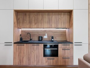 Oven, dishwasher