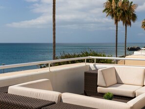 Terrace/patio - Lovely apartment for 4 people with A/C, pool, WIFI, TV and terrace (Manilva)
