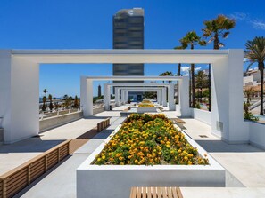 Property grounds - Lovely apartment for 4 people with A/C, pool, WIFI, TV and terrace (Manilva)