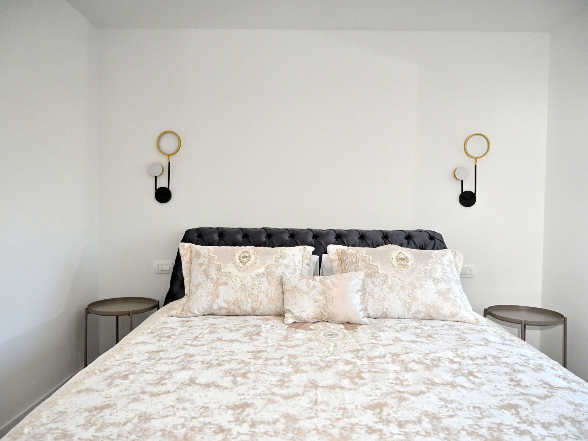 Furniture, Building, Comfort, Wood, Lighting, Bed, Floor, Wall, Hardwood