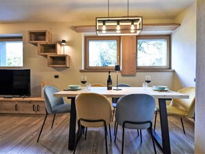 Dining - Cosy apartment for 4 guests with WIFI, TV and pets allowed (Bormio)