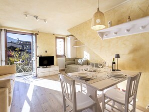 TV - Lovely apartment for 2 people with WIFI, TV, balcony and pets allowed (Bormio)