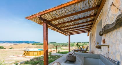 Beautiful private villa with WIFI, private pool, A/C, TV, terrace, pets allowed and panoramic view