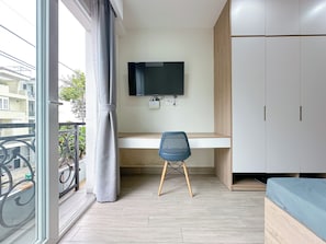 Comfort Studio, 1 Double Bed, Balcony - Siris Lune Residence - Self checkin (Ho Chi Minh City)