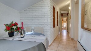 Dining - Stunning  villa for 4 guests with A/C, WIFI, TV and pets allowed (Opatija)