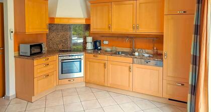 Wonderful private villa for 6 people with WIFI, hot tub, TV and terrace