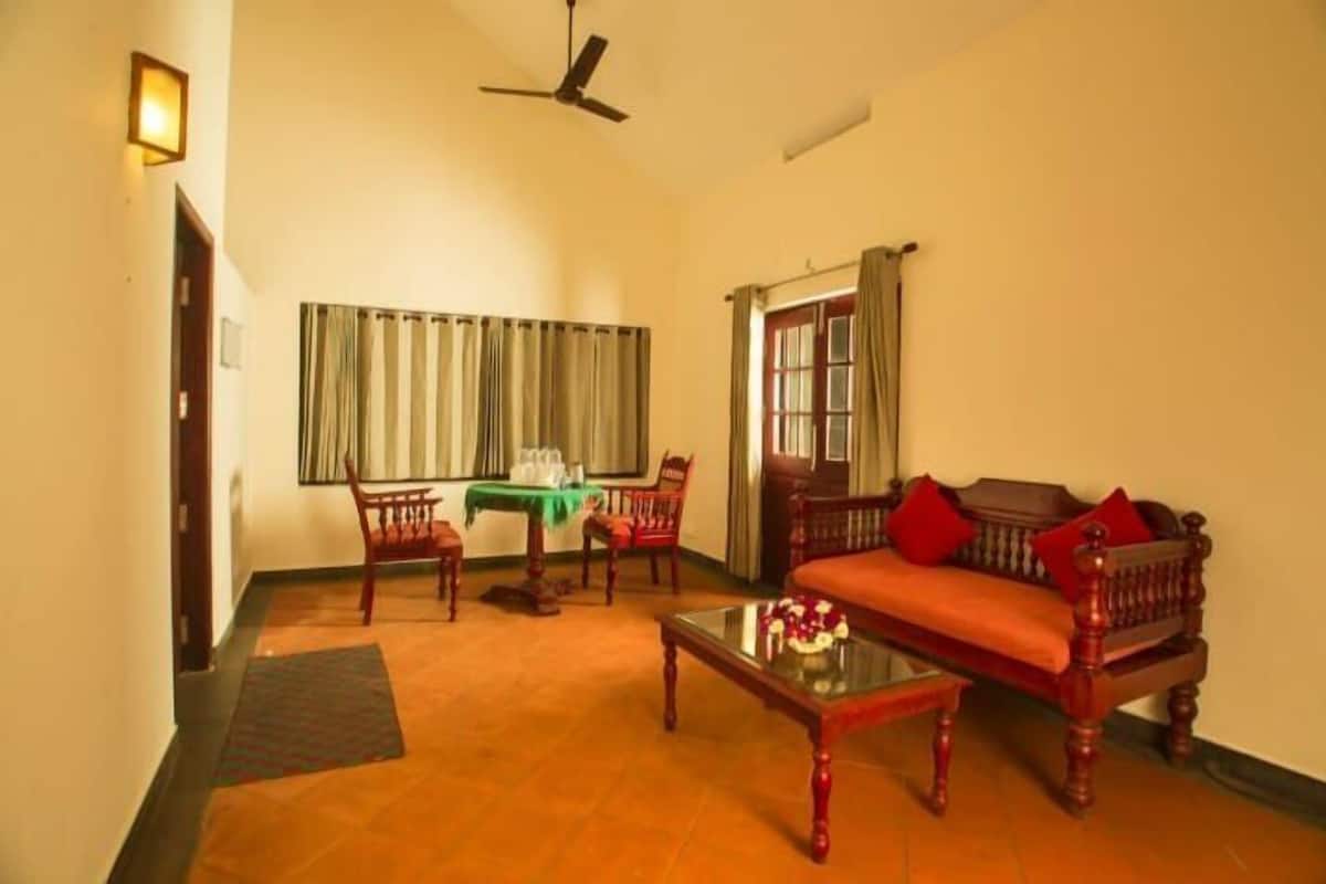 Family Villa, Balcony, Garden View | Living area