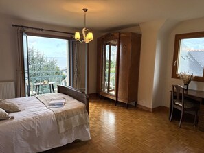 6 bedrooms, travel cot, free WiFi, bed sheets - Wonderful private villa for 13 people with WIFI, TV and terrace (Cancale)