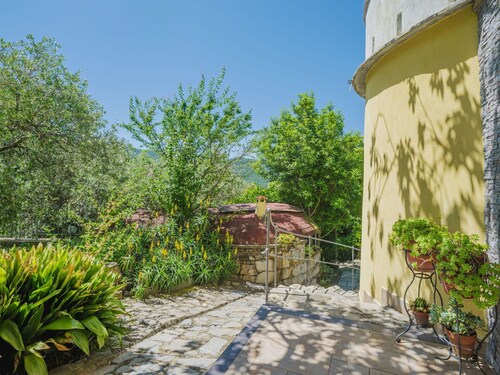 Wonderful private villa for 14 guests with WIFI, TV and patio