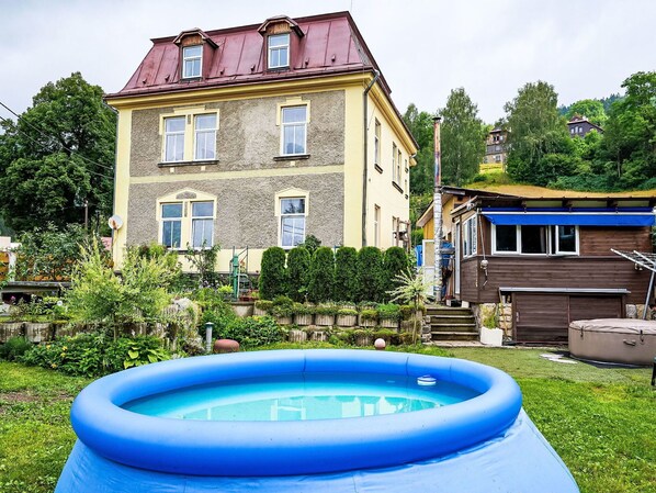 Pool - Beautiful apartment in villa for 5 people with pool, WIFI and TV (Železný Brod)