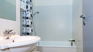 Apartment | Badezimmer