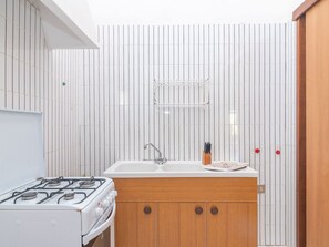 Oven, high chair