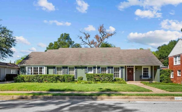 Exterior - 3 Bedroom Historical Registry Home (Tyler)