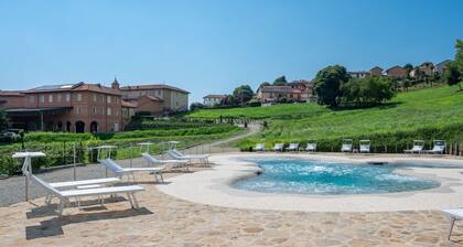 Wonderful private villa with A/C, hot tub, WIFI, private pool, TV, terrace and panoramic view