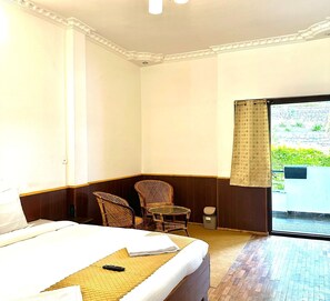 Standard Room, City View | Hypo-allergenic bedding, desk, free WiFi - Orange Valley HillStay (Kotagiri)