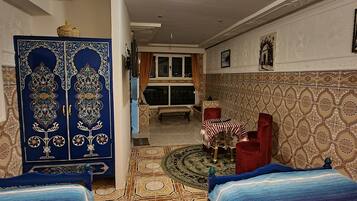 Iron/ironing board, free WiFi