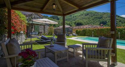 Beautiful private villa with WIFI, private pool, TV, patio, pets allowed and panoramic view