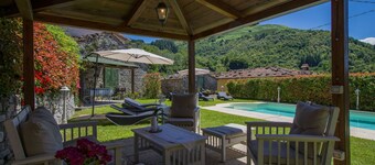 Beautiful private villa with WIFI, private pool, TV, patio, pets allowed, panoramic view and par...
