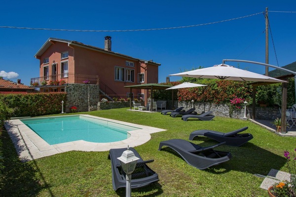 Ciel, Propriété, Bâtiment, Plante, Fenêtre, Piscine, Ombre, Mobilier De Jardin, Lot Terre, Maison