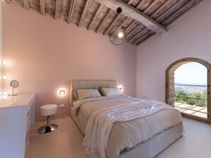 4 habitaciones, cuna de viaje y wifi gratis 