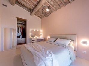 4 slaapkamers, reisbedje, gratis wifi