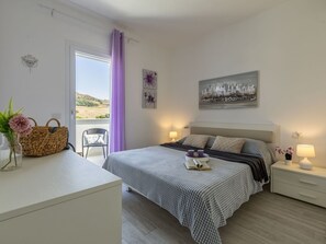 2 bedrooms, iron/ironing board, travel cot, free WiFi