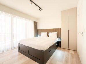 3 bedrooms, travel cot, free WiFi, wheelchair access - Beautiful apartment for 6 people with WIFI, TV and terrace (Blankenberge)